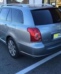 TOYOTA Avensis 2.2 D-4D 16V Station Wagon - 6