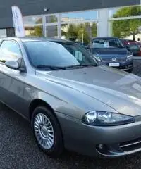 ALFA ROMEO 147 1.6 16V TS (105) 3 porte Distinctive - 4