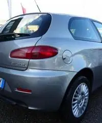 ALFA ROMEO 147 1.6 16V TS (105) 3 porte Distinctive - 5