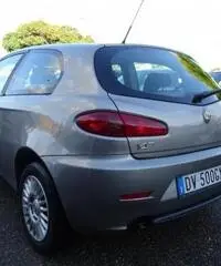 ALFA ROMEO 147 1.6 16V TS (105) 3 porte Distinctive - 7