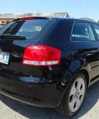 AUDI A3 1.6 16V FSI Ambition - 5