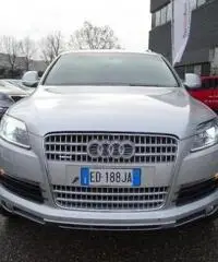 AUDI Q7 3.0 V6 TDI 233CV quattro tiptronic - 2