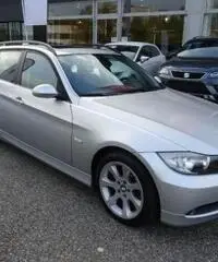 BMW 320 d cat Touring Attiva - 4