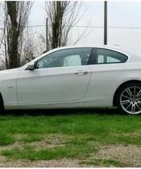 BMW 335 xi cat Coupé Futura - 8