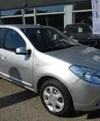 DACIA Sandero 1.5 dCi 70CV Ambiance - 4