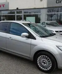 FORD Focus 1.6 (115CV) 5p. Bz.- GPL Titanium - 4