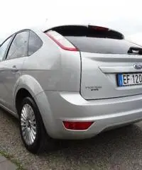 FORD Focus 1.6 (115CV) 5p. Bz.- GPL Titanium - 7