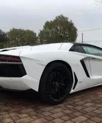 LAMBORGHINI Aventador 6.5 V12 LP700-4 Roadster - 6