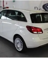 MERCEDES-BENZ B 200 c SPORT - 2