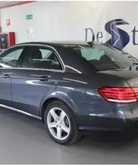 MERCEDES-BENZ E 200 NGD Automatic Executive - 3