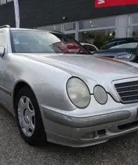 MERCEDES-BENZ E 220 CDI cat S.W. Classic - 3