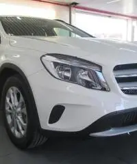 MERCEDES-BENZ GLA 180 Executive - 6