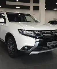 MITSUBISHI Outlander 2.2 DI-D 4WD Instyle Navy 7p. A/T m.y.16 - 4