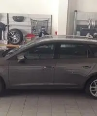 SEAT Leon 1.6 TDI 105 CV ST Start/Stop Style - 3