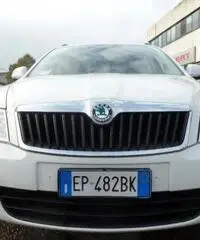 SKODA Octavia 1.6 Wagon Ambition GPLine - 2