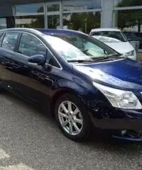 TOYOTA Avensis 2.0 D-4D Wagon - 4