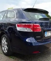 TOYOTA Avensis 2.0 D-4D Wagon - 7