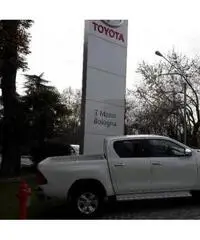 TOYOTA Hilux CONFORT - 3