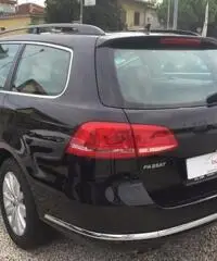 VOLKSWAGEN Passat Var. 2.0 TDI Comfortline BlueM.Tech. KM. 0 - 3