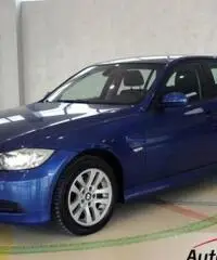 BMW 320 D TOURING FUTURA Fari allo Xeno + Cruise control + Park distance control + Bracciolo + Volan