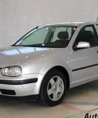 VOLKSWAGEN GOLF IV 1.9 TDI COMFORTLINE 110 CV 5 porte + Climtaronic + Cerchi in lega + Radio cd Alpi - 3