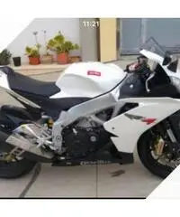 Rsv4 da vetrina - 2