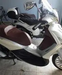 Piaggio BEVERLY 300 I.E. - Km. 14000, Euro 2690 - 2