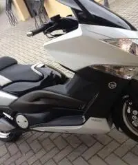 Tmax 500 whitem anniversario bianco