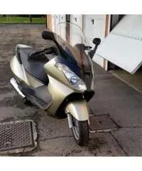 Vendesi scooter aprilia atlantic 200