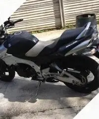 Moto Suzuki gsr 600