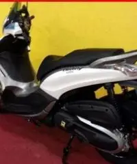 PIAGGIO Beverly 350 ABS SportTouring BIANCO - 628 - 4