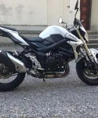 Suzuki gsr 750 Moto naked - 4