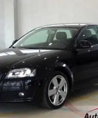 AUDI A3 2.0 TFSI AMBITION S-TRONIC 200 CV, Cambio automatico + Pad al volante + Fari allo Xeno + Cer