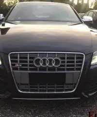 AUDI S5 4.2 V8 quattro - 2