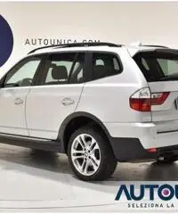 BMW X3 2.0D FUTURA 4X4 NAVI TETTO CERCHI 18' SENS XENON - 2