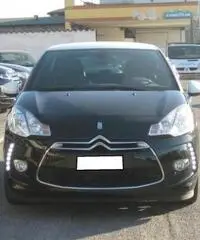 Citroen DS3 1.4 HDi 70  SO CHIC - 2