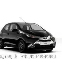 TOYOTA Aygo 1.0 VVT-i 69 CV 5 p. MT  x-play