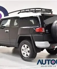 TOYOTA FJ Cruiser 4 4X4 GPL AUTOCARRO AUT SENSORI CRUISE CERCHI 17' - 2