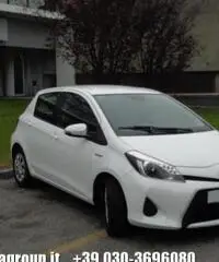 TOYOTA Yaris 1.5 Hybrid 5 porte Lounge - 3