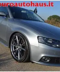 AUDI A4 Avant 2.7 V6 TDI  mult. Advanced (Navi,DVD,Pelle)