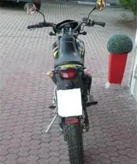 YAMAHA XT 125 R - 4