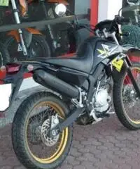 YAMAHA XT 125 R - 8