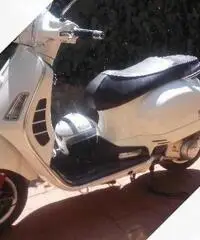 Piaggio Vespa 300 GTS - 2013