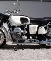 Moto guzzi v7 700 in eccellenti condizioni