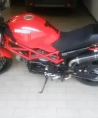 bella ducati monster695