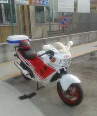 Honda cbr1000 f