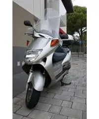 VENDO SCOOTER HONDA FORESIGHT 250