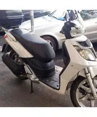 Scooter 150 con motore honda SH - 4