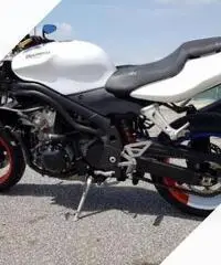 Triumph Daytona 955i - permuto con auto/scooter