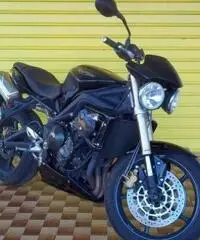 TRIUMPH Street Triple 675 2011 - 2